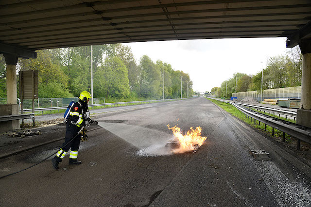 2017/90/20170429-17u44 GB 002 Buitenbrand Amsterdamse Baan.jpg